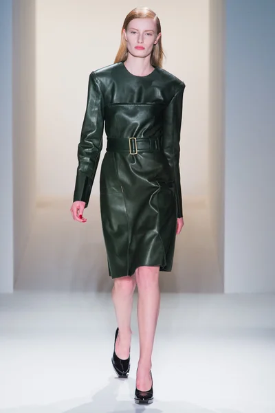 Look 10